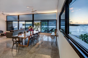 Waves 6 Four Bedroom Breathtaking Ocean Views Central Location And Buggy
